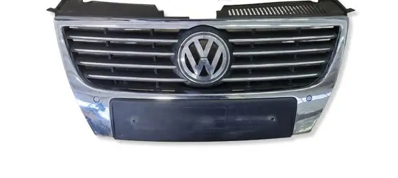 Volkswagen Passat Alltrack Front bumper upper radiator grill 1K5853600