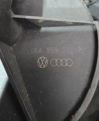 Audi A4 S4 B5 8D Secondary air pump 06A959253B