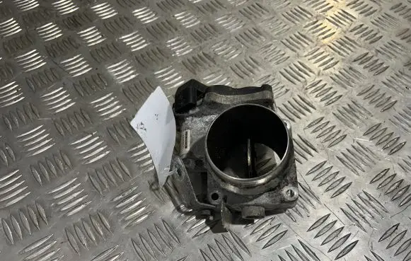 Mercedes-Benz X-class W470 Throttle valve 161A00161R H8201353976