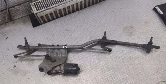 Renault Scenic II - Grand scenic II Front wiper linkage and motor C713
