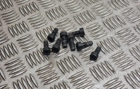 Ford S-MAX Flywheel bolts 