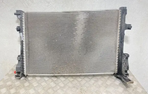 Mercedes-Benz A W176 Coolant radiator A2465001203 CB548002