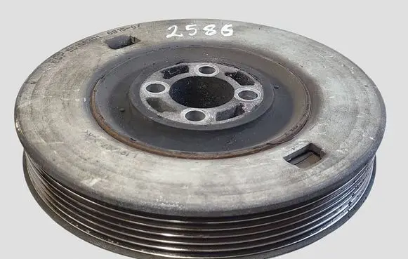 Opel Zafira B Crankshaft pulley 55196301