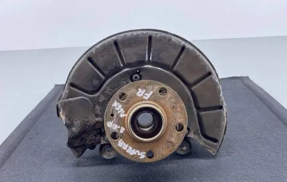 Skoda Superb B6 (3T) Front wheel hub spindle knuckle