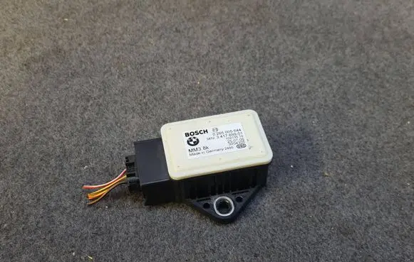 BMW X3 E83 ESP acceleration yaw rate sensor 3417699 3004306 0265005644
