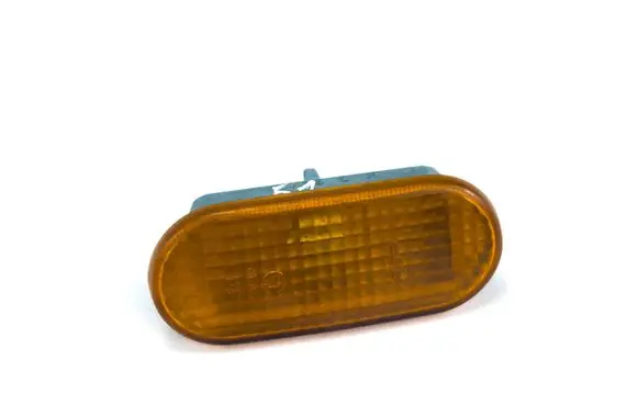 Volkswagen Golf IV Front fender indicator light 3B0949117