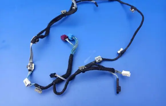 Mercedes-Benz E C207 W207 Front door wiring loom A2075402213