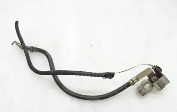 Ford Kuga II Battery relay fuse F1FT-10C679-BA