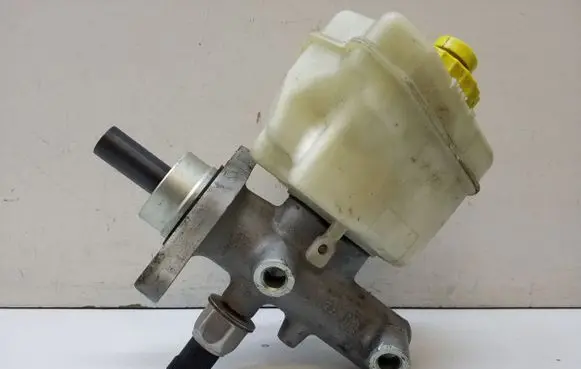 Volkswagen Touareg I Master brake cylinder 0475MYB