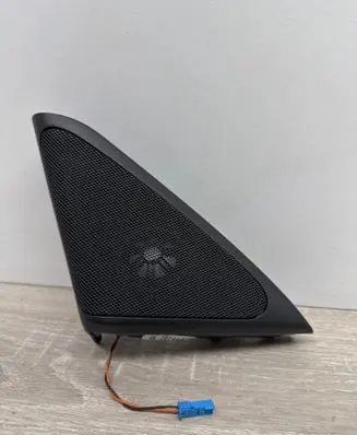 Front door high frequency speaker
