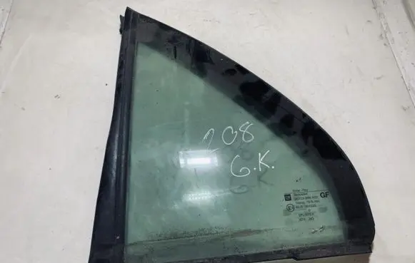 Rear vent window glass
