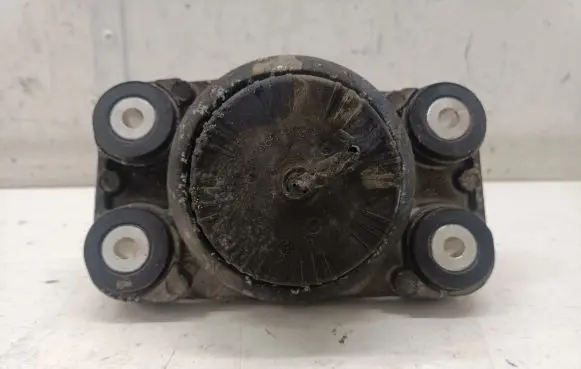 Land Rover Range Rover Sport L494 Engine mount bracket