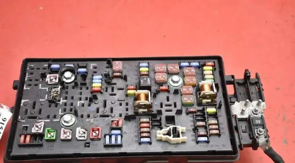 Opel Insignia A Fuse box set 13345494