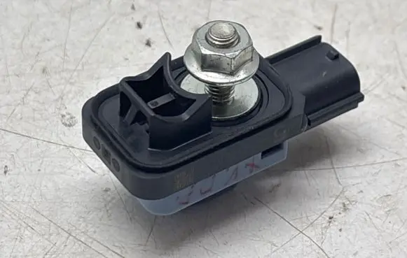 Subaru XV II Airbag deployment crash/impact sensor 98237FL040