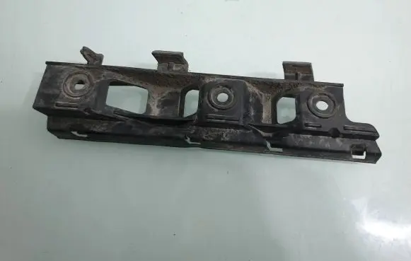 Volkswagen PASSAT B6 Front bumper mounting bracket 807183
