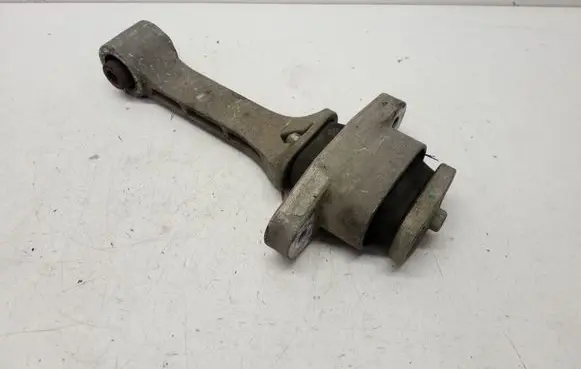 KIA Sportage Engine mount bracket 219572S000
