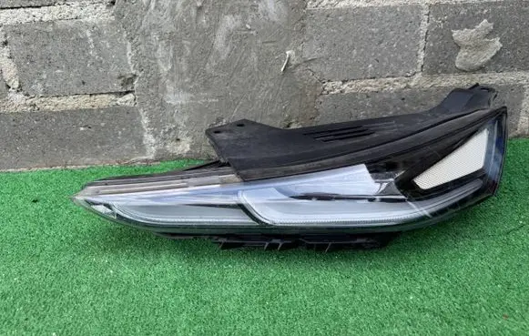 Hyundai Santa Fe Headlight/headlamp