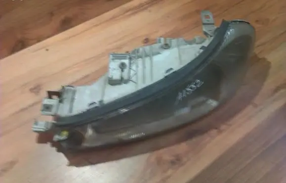 Ford Mondeo MK II Headlight/headlamp 0301098001