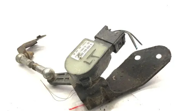 Audi A8 S8 D3 4E Headlight/headlamp level sensor 4E0907503C