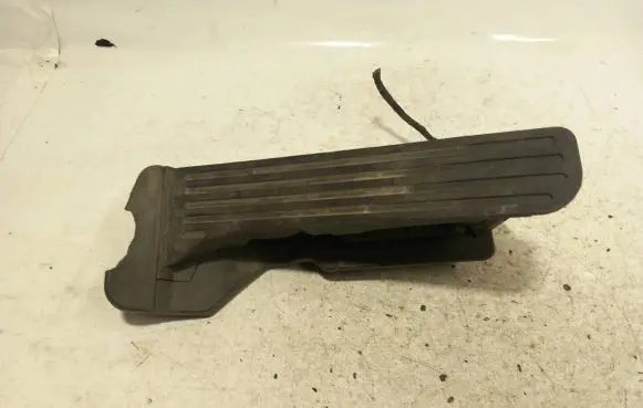 Volkswagen PASSAT B6 Accelerator throttle pedal 1K2721503M 6PV00874500