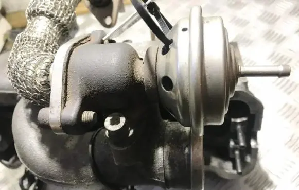 Volkswagen PASSAT B5 EGR valve 028131501E 7.21723.03