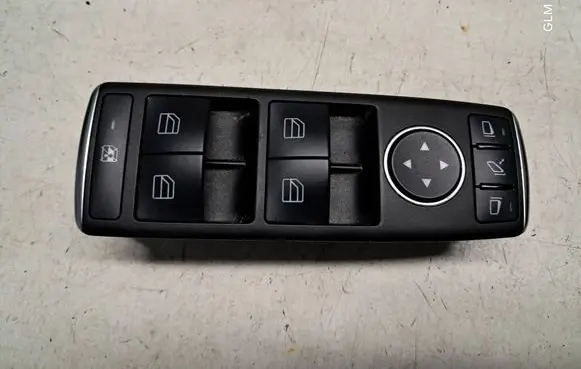 Mercedes-Benz C W204 Electric window control switch A2049055402