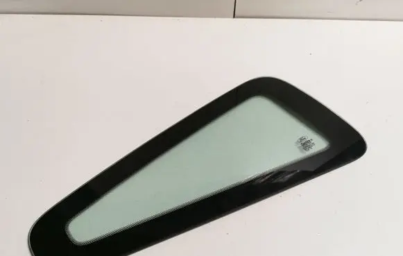 Ford Mustang V Rear side window