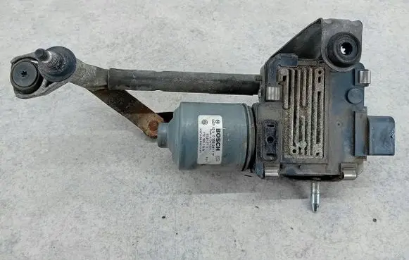 Volkswagen Touran I Front wiper linkage 