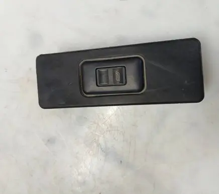 Mercedes-Benz Vito Viano W638 Electric window control switch 0005457013