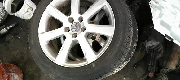 Volvo V60 R17 alloy rim 714