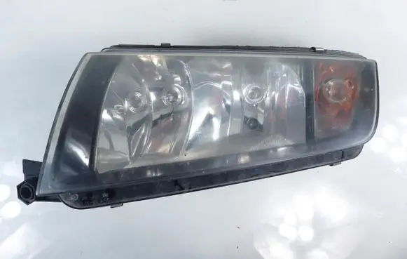 Skoda Fabia Mk1 (6Y) Headlight/headlamp