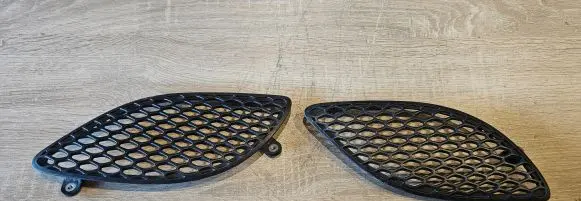 Dodge Durango Bonnet/hood grill 68309356AB 68309357AB