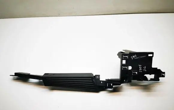 BMW 3 E90 E91 Parcel shelf load cover mount bracket 7068910