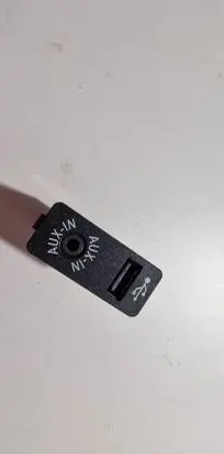 BMW 5 F10 F11 AUX in-socket connector 9237654