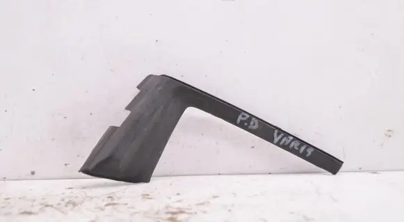 Toyota Yaris Windshield trim 538660D091