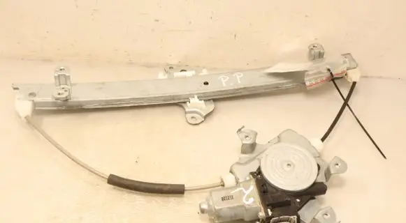 Nissan Juke I F15 Front window lifting mechanism without motor 
