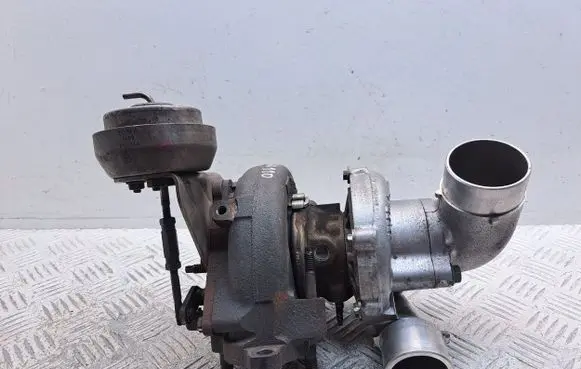Toyota Avensis T250 Turbo 172010R021 0705290029 0705290027