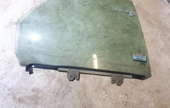 Renault Laguna I Rear door window glass