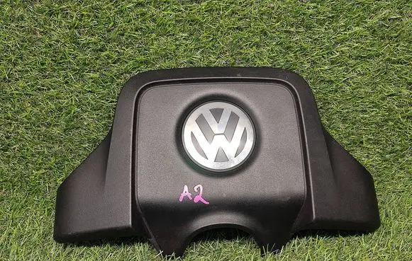 Volkswagen Touareg II Engine cover (trim) 7P0103926