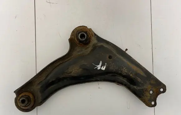 Renault Laguna II Front lower control arm/wishbone 8200026654 8200273728 8200389134
