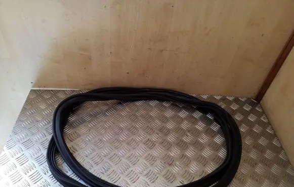 Audi A8 S8 D4 4H Trunk rubber seal (body) 4H0827705B