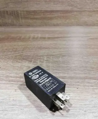 Audi 80 90 B3 Other relay 813919082A