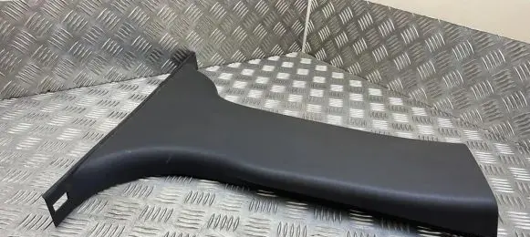 Volvo V70 (B) pillar trim (bottom)