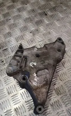 Volkswagen PASSAT B6 Engine mounting bracket 03g199207e