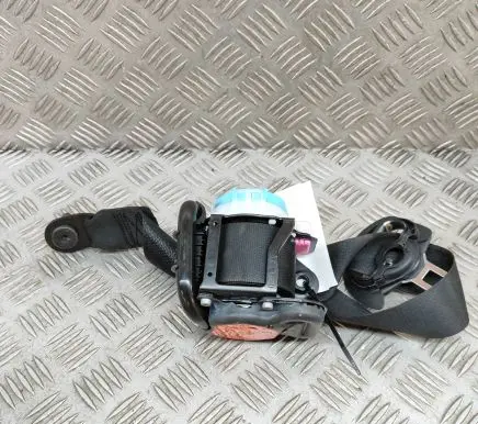 Mercedes-Benz B W246 W242 Front seatbelt A2468602685