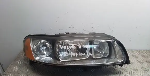 Volvo V70 Headlight/headlamp 30698836