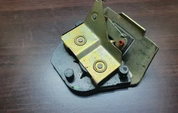 Citroen Berlingo Rear door lock 298205