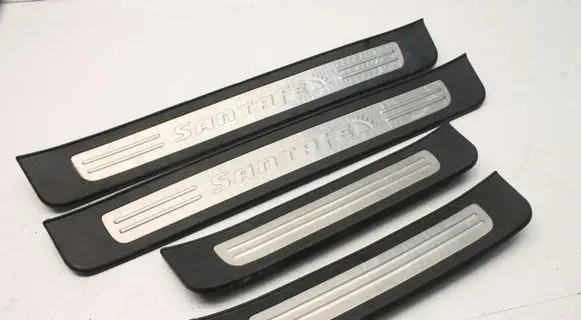 Hyundai Santa Fe sill trim set (inner) 858812B000