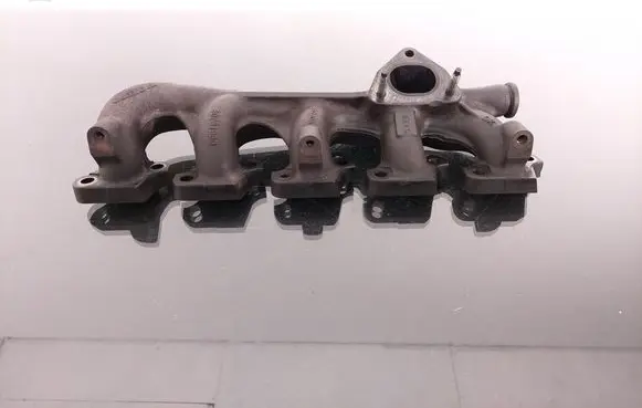 Volvo S60 Exhaust manifold 30731980
