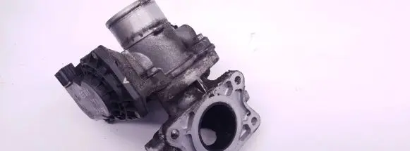 Toyota Auris E180 Throttle valve 261000N030